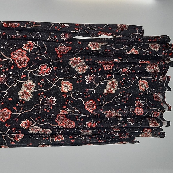 Lane Bryant Black and Red Floral Tunic - Picture 15 of 15